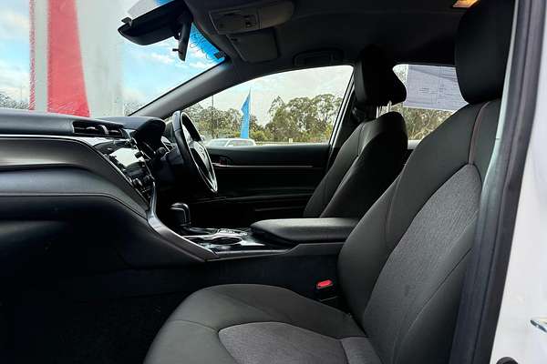2020 Toyota Camry Ascent Sport AXVH70R