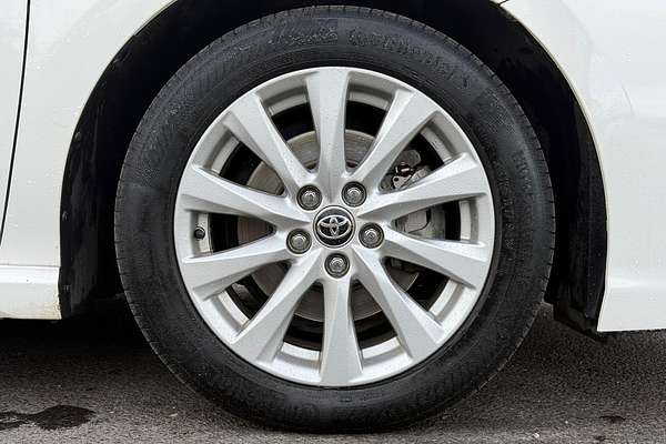 2020 Toyota Camry Ascent Sport AXVH70R