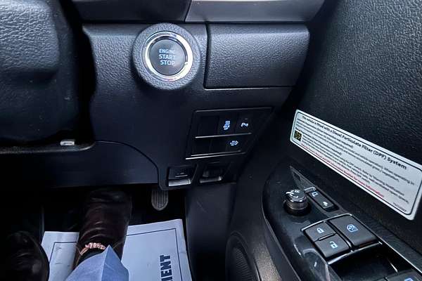 2022 Toyota Hilux SR5 GUN126R 4X4