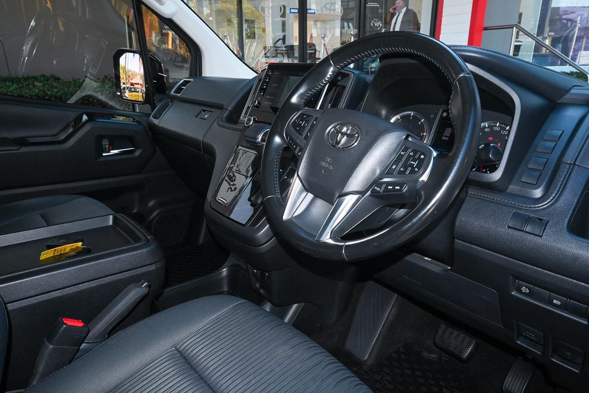2020 Toyota Granvia GDH303R