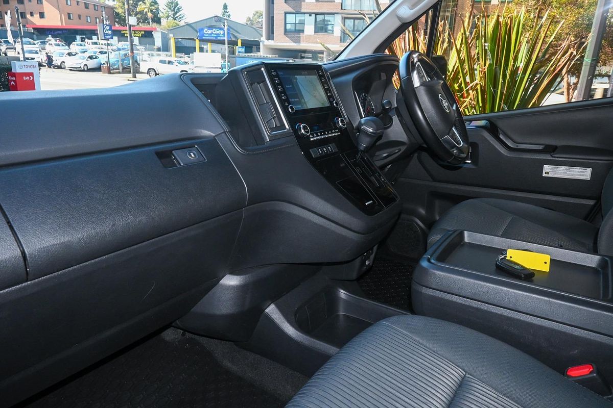 2020 Toyota Granvia GDH303R