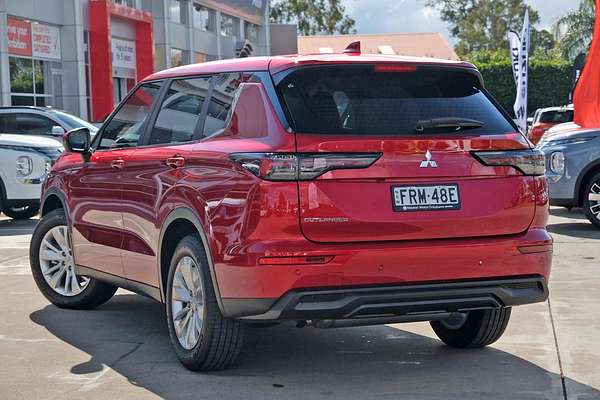 2025 Mitsubishi Outlander ES ZM