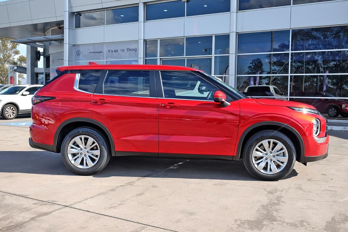2025 Mitsubishi Outlander ES ZM