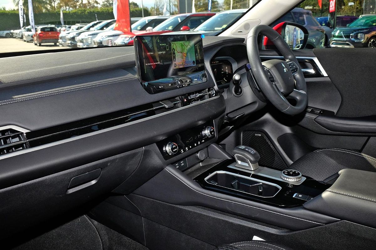 2025 Mitsubishi Outlander ES ZM