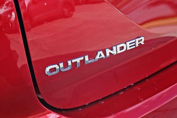2025 Mitsubishi Outlander ES ZM