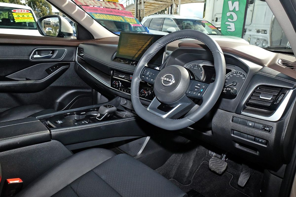 2024 Nissan X-TRAIL ST-L T33