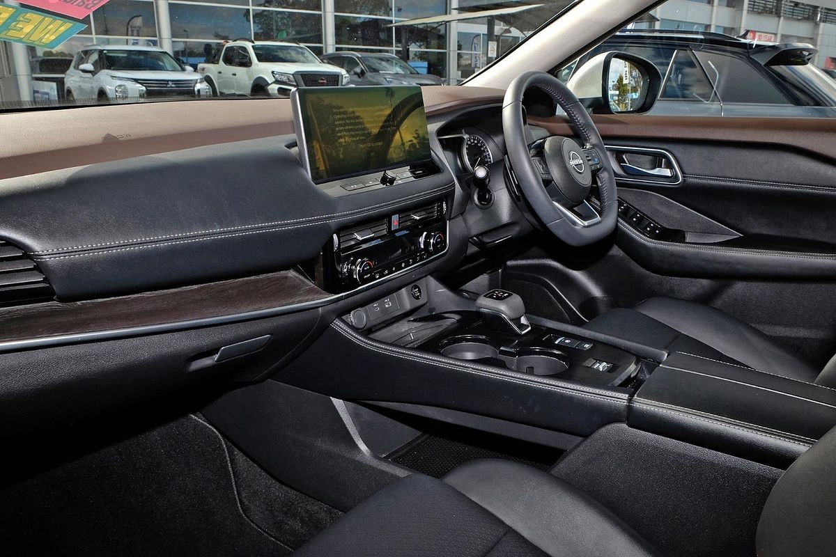 2024 Nissan X-TRAIL ST-L T33