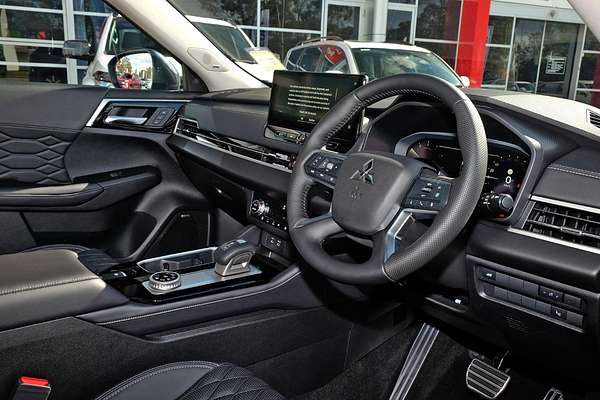 2025 Mitsubishi Outlander Exceed Tourer ZM