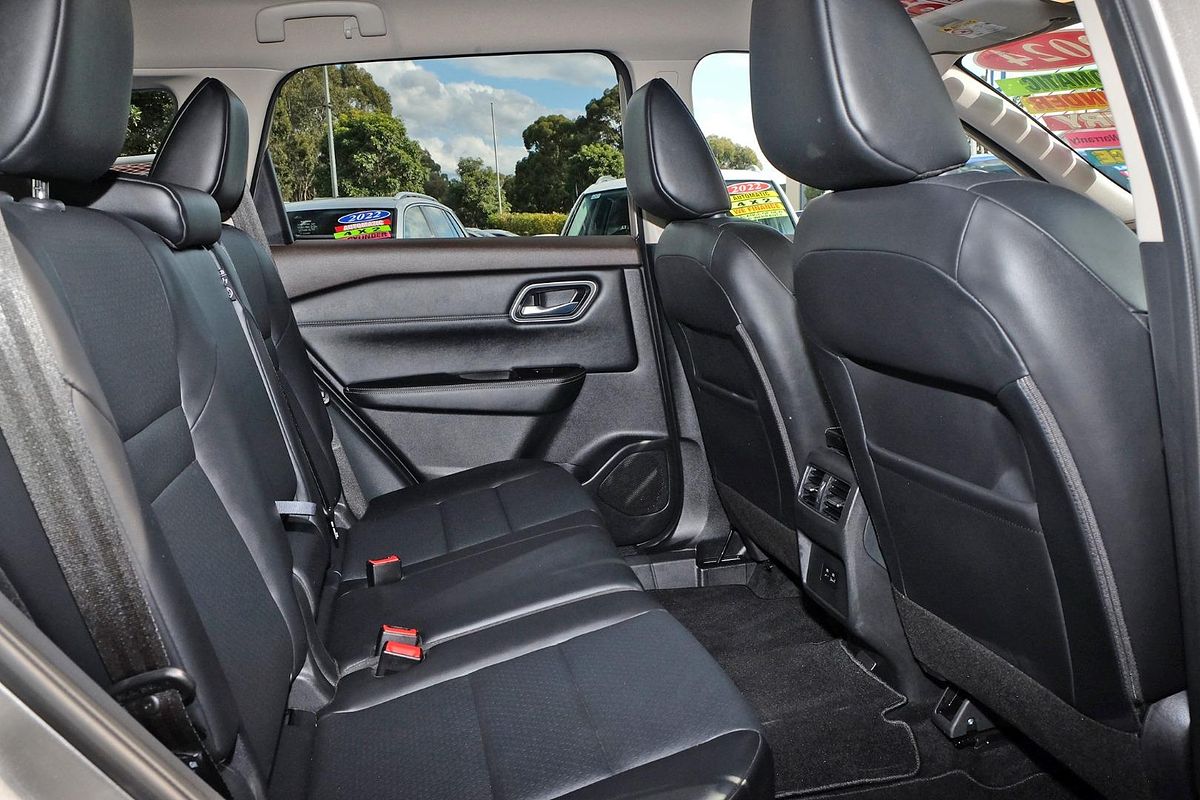2024 Nissan X-TRAIL ST-L T33