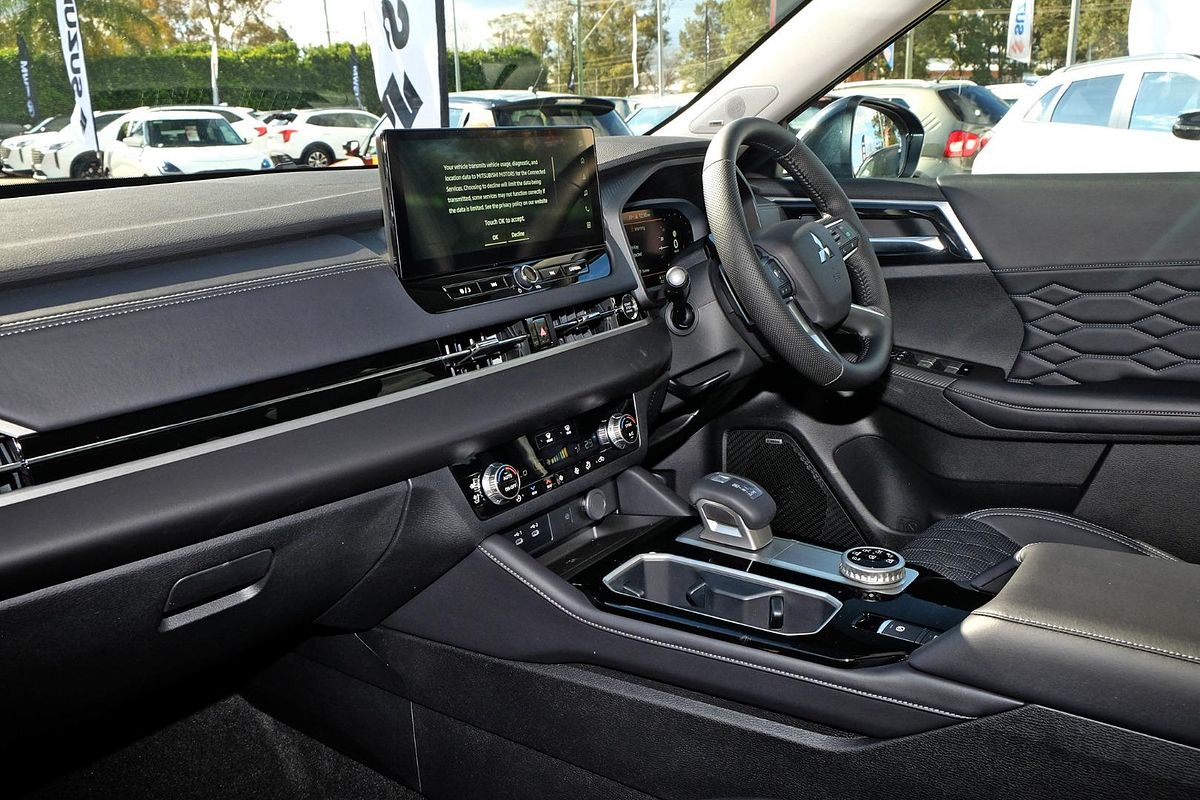 2025 Mitsubishi Outlander Exceed Tourer ZM