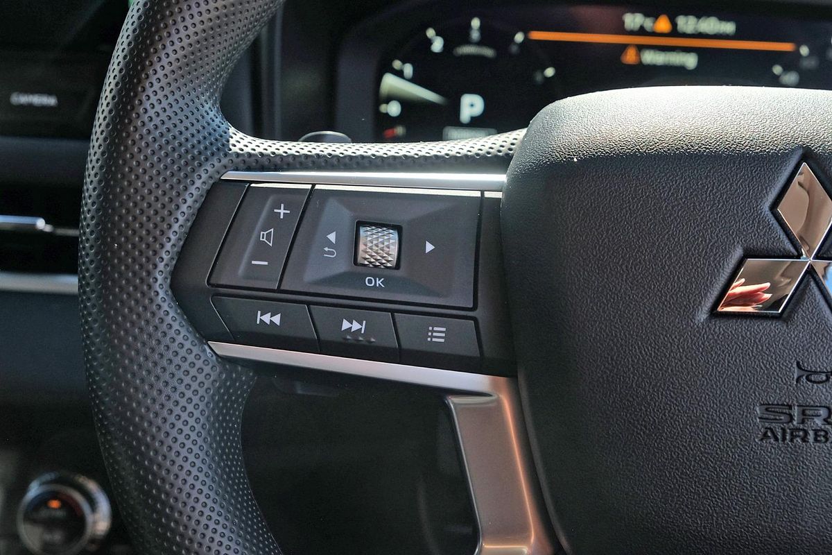 2025 Mitsubishi Outlander ES ZM