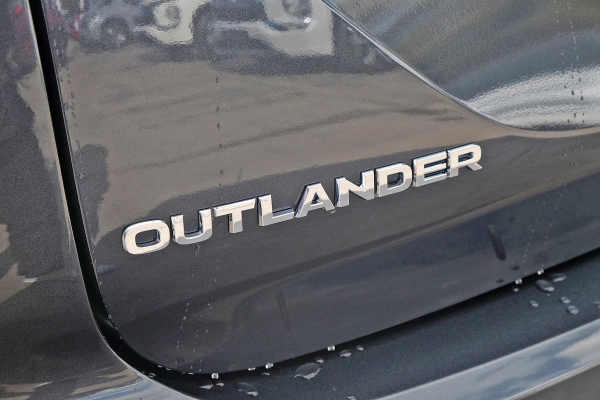 2025 Mitsubishi Outlander Exceed Tourer ZM