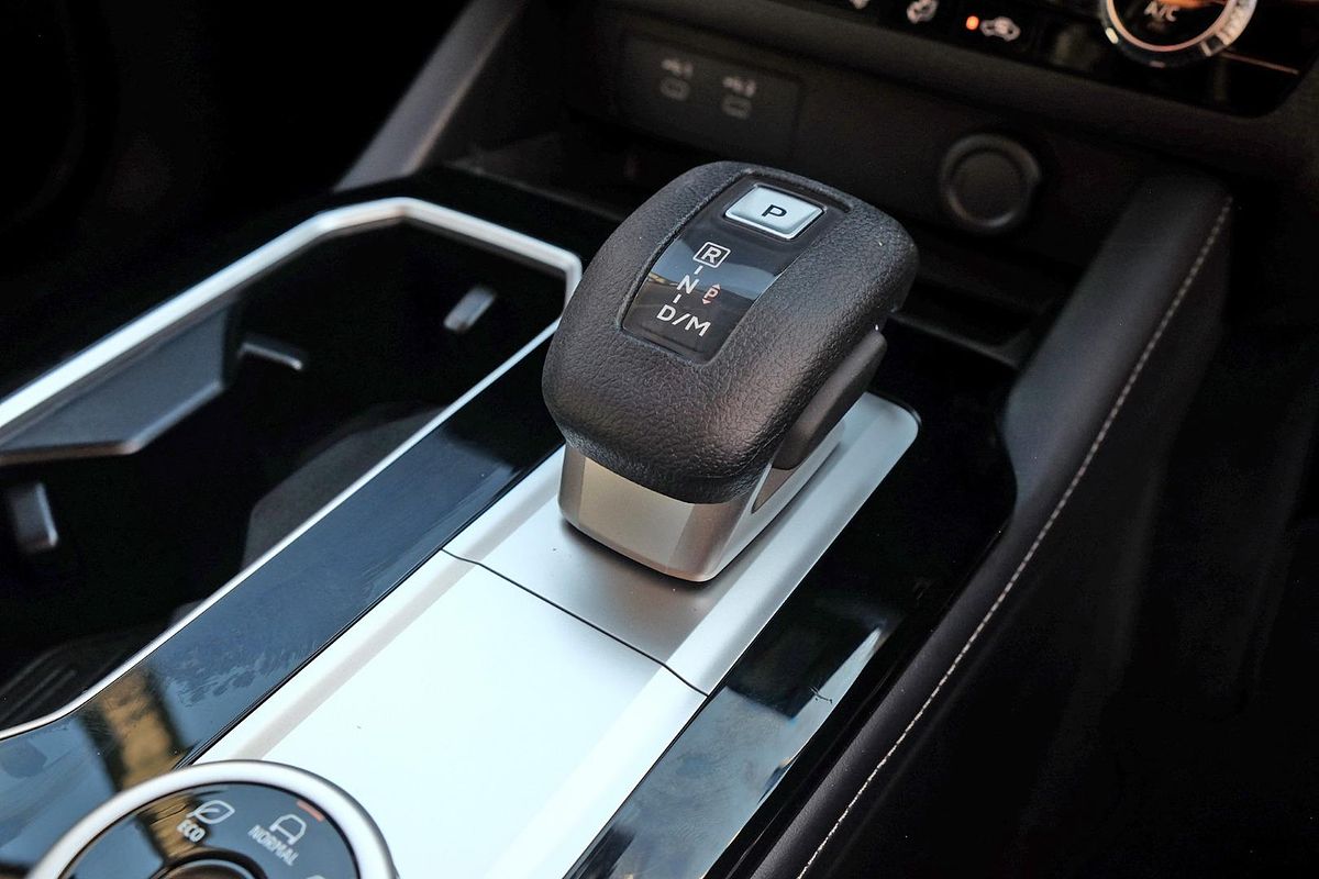 2025 Mitsubishi Outlander ES ZM