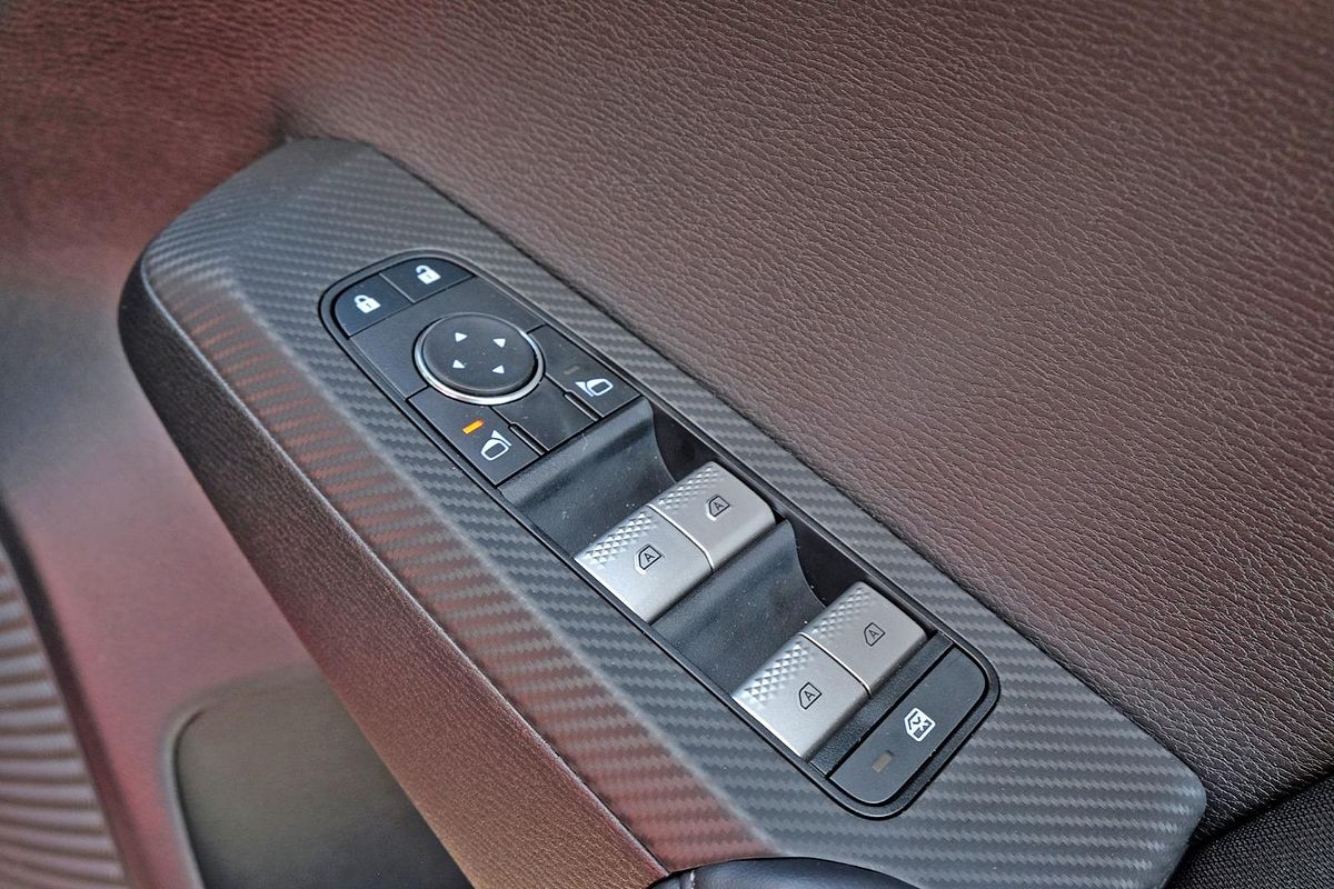 2025 Mitsubishi Outlander ES ZM