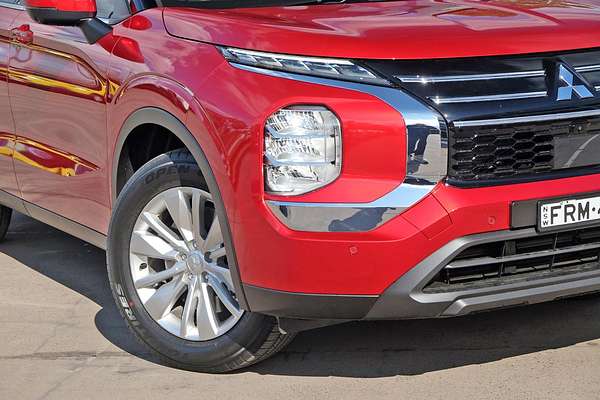 2025 Mitsubishi Outlander ES ZM