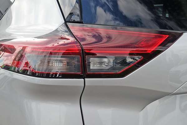 2024 Nissan X-TRAIL ST-L T33