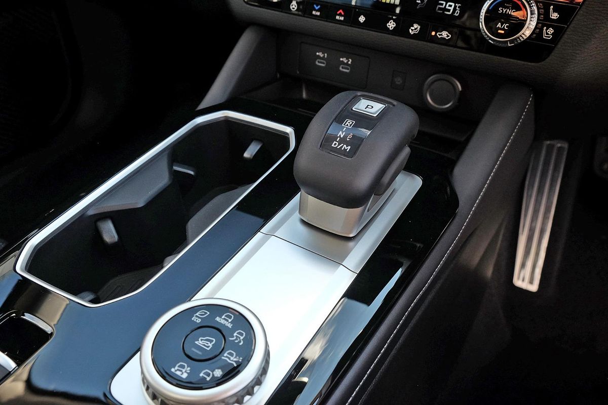 2025 Mitsubishi Outlander Exceed Tourer ZM