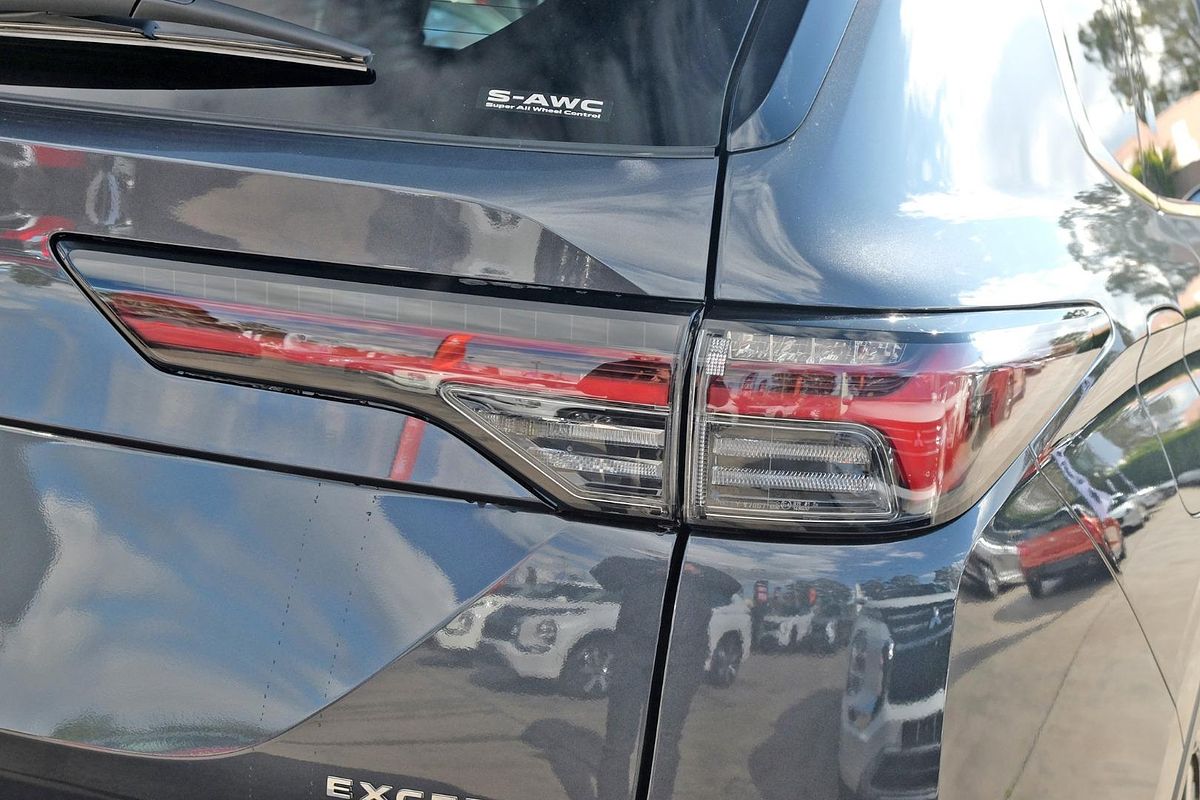 2025 Mitsubishi Outlander Exceed Tourer ZM