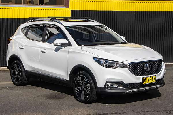 2023 MG ZST Essence