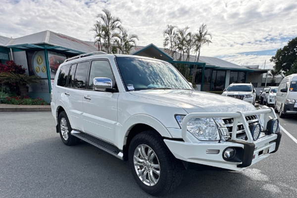 2019 Mitsubishi Pajero GLS NX