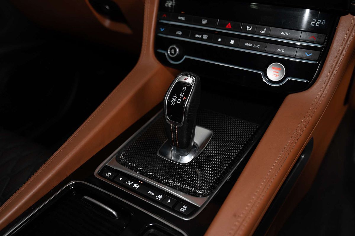 2019 Jaguar F-PACE SVR X761