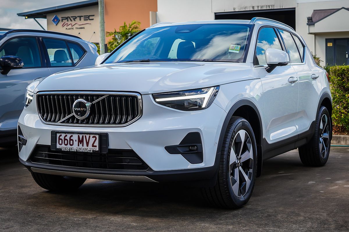 2024 Volvo XC40 Ultra B4 Bright