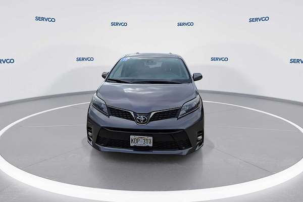 2018 Toyota SIENNA SE