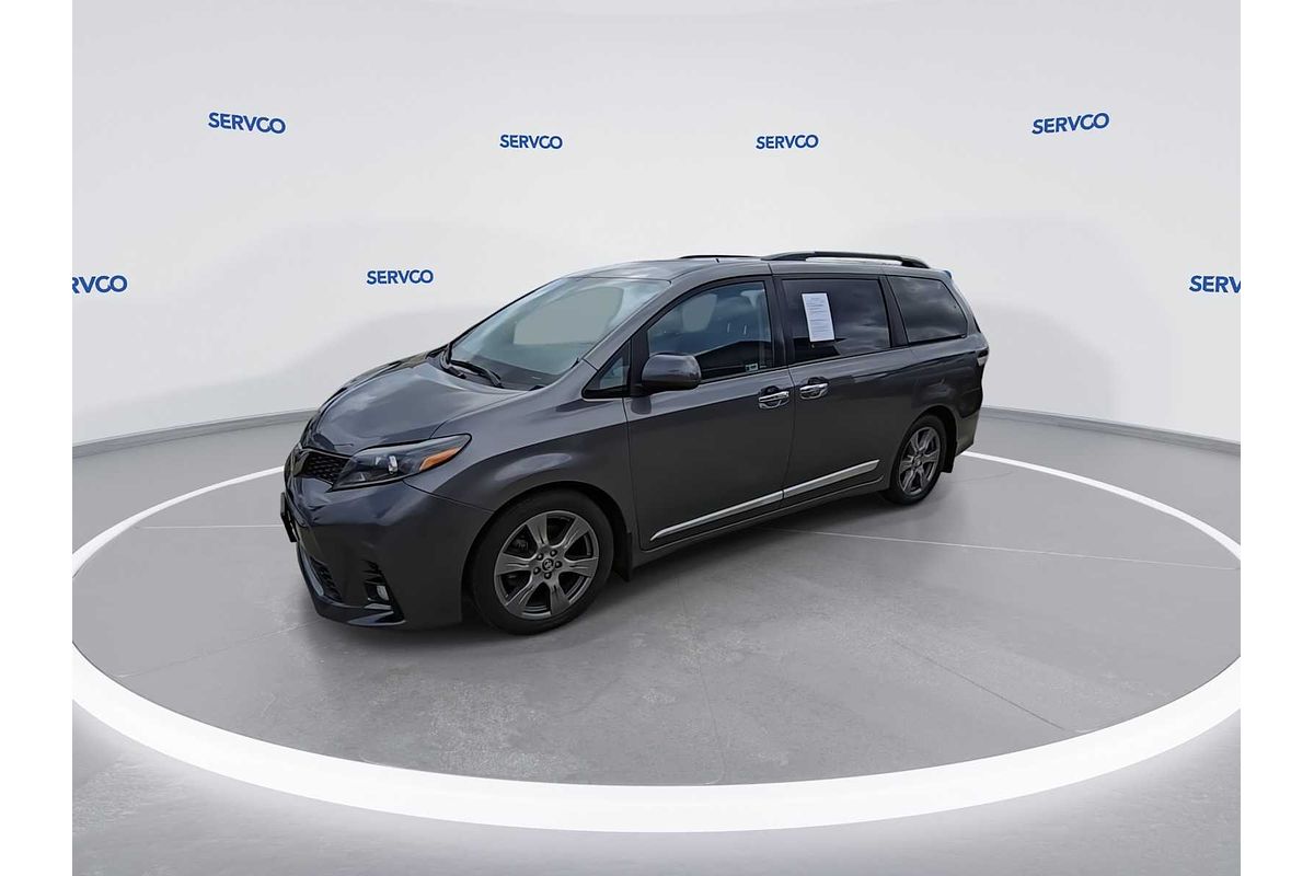 2018 Toyota SIENNA SE