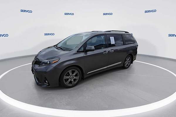 2018 Toyota SIENNA SE
