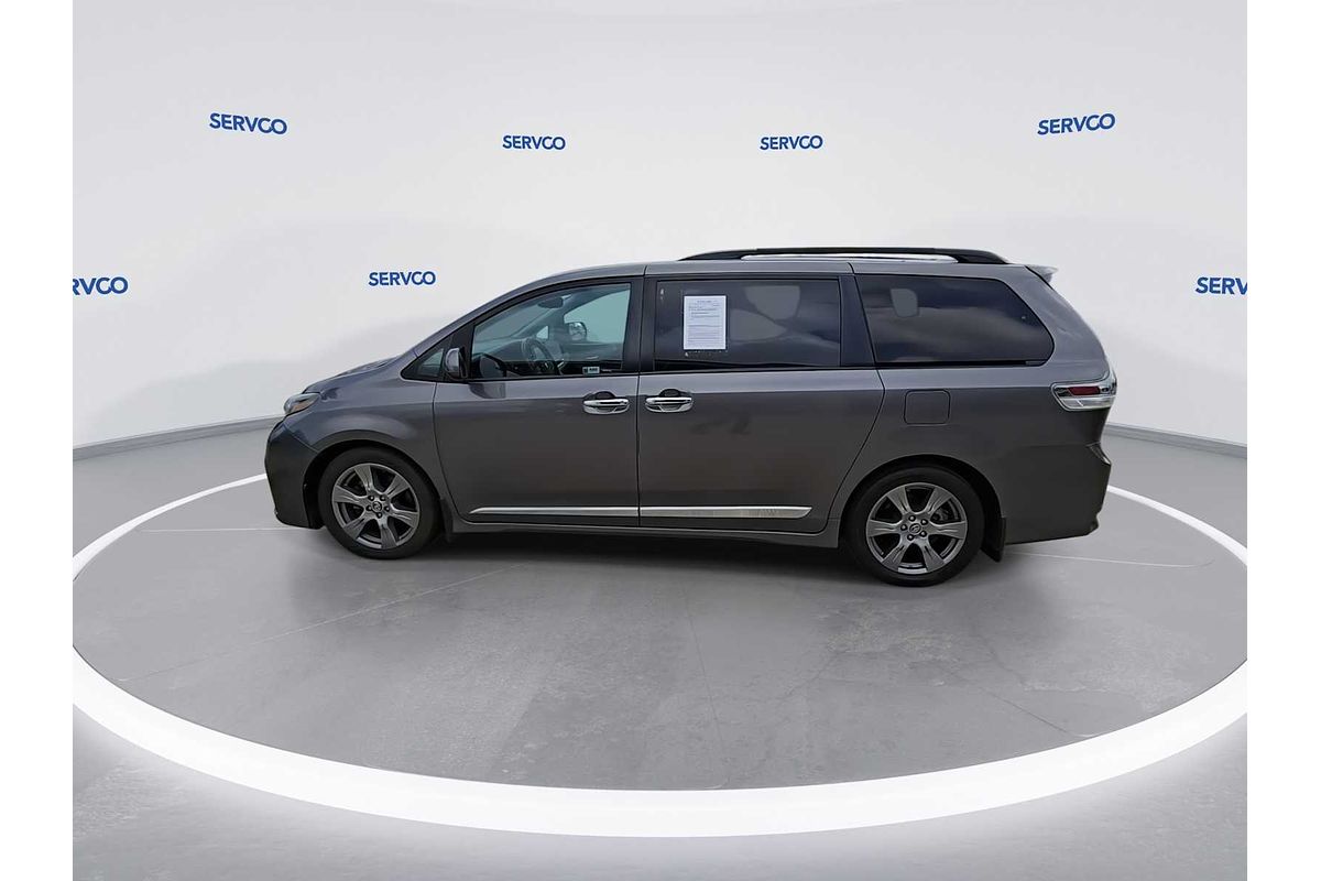 2018 Toyota SIENNA SE
