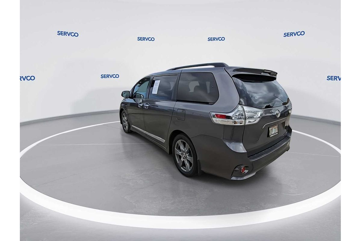 2018 Toyota SIENNA SE