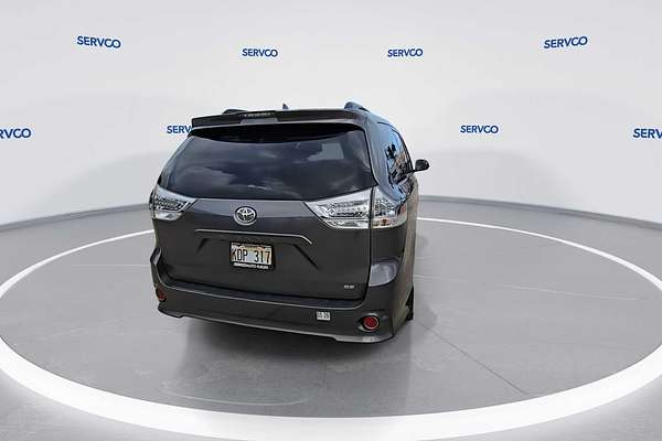 2018 Toyota SIENNA SE