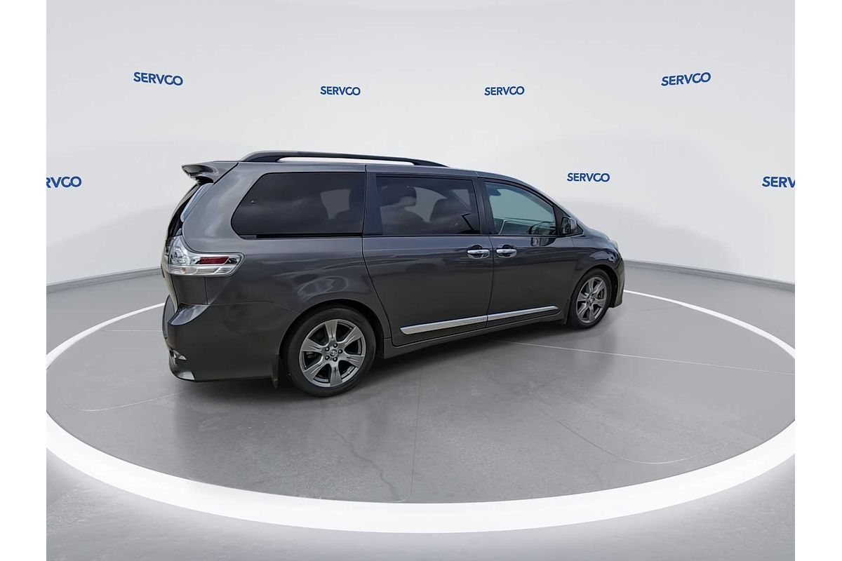 2018 Toyota SIENNA SE