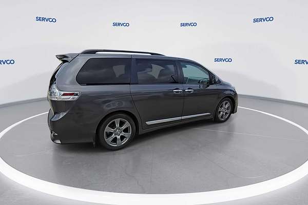 2018 Toyota SIENNA SE