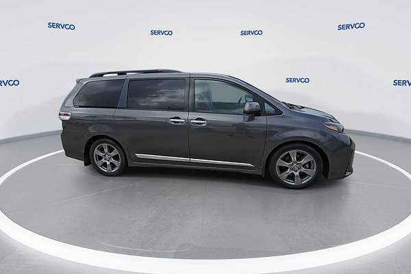2018 Toyota SIENNA SE