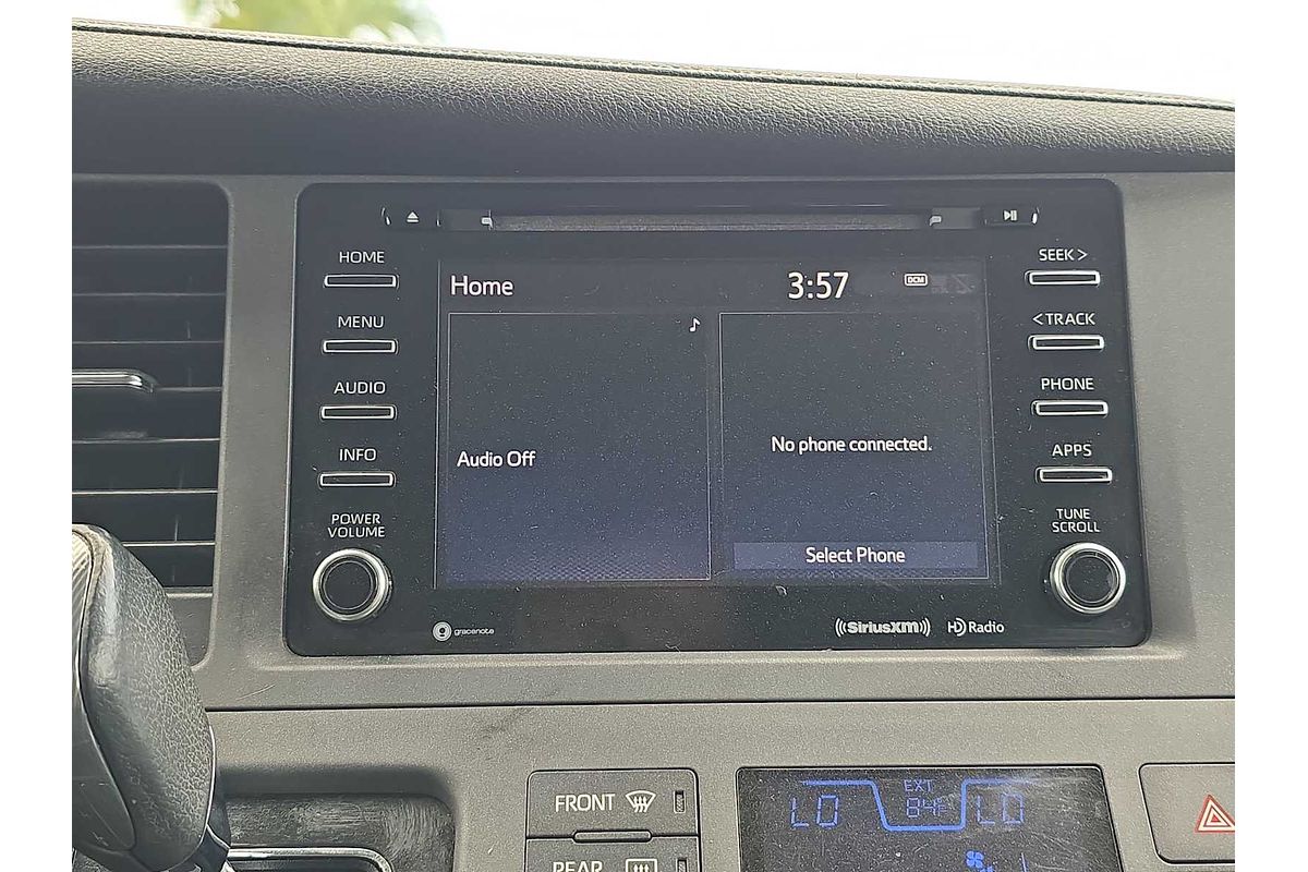 2018 Toyota SIENNA SE