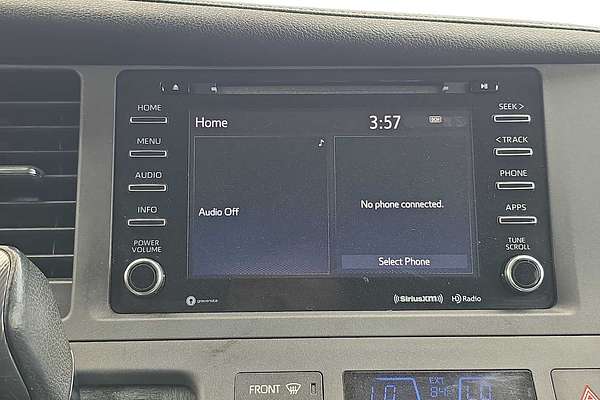 2018 Toyota SIENNA SE
