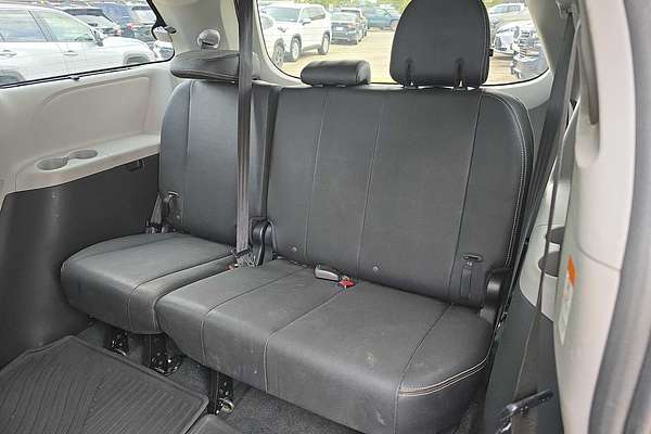 2018 Toyota SIENNA SE