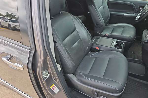 2018 Toyota SIENNA SE