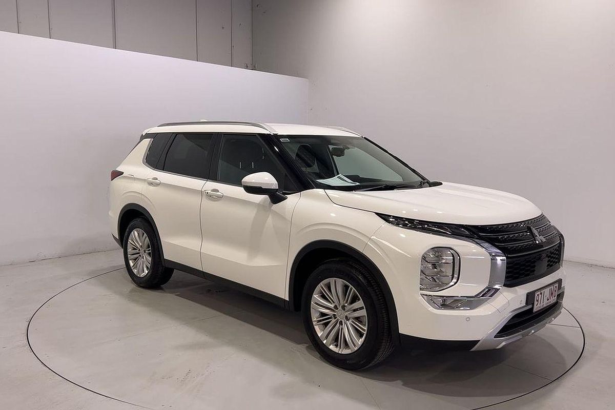 2023 Mitsubishi Outlander LS ZM