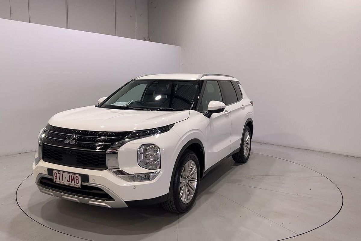 2023 Mitsubishi Outlander LS ZM