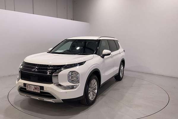 2023 Mitsubishi Outlander LS ZM