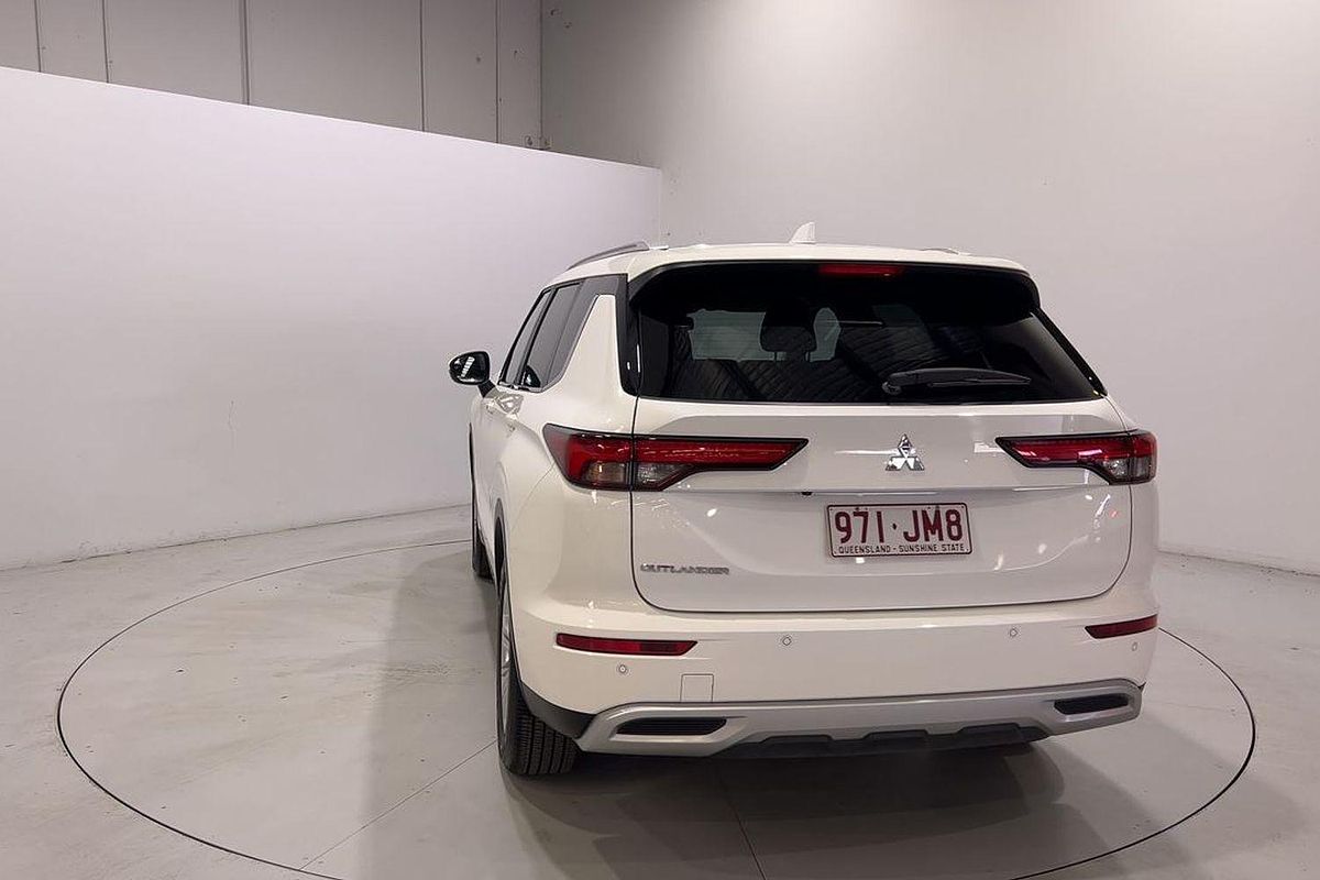 2023 Mitsubishi Outlander LS ZM