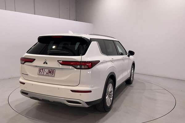 2023 Mitsubishi Outlander LS ZM