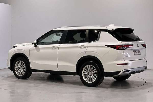 2023 Mitsubishi Outlander LS ZM