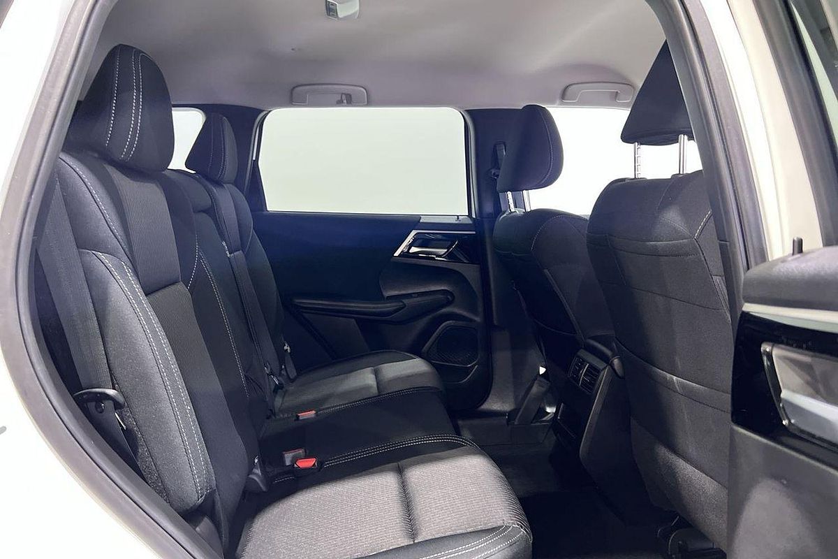 2023 Mitsubishi Outlander LS ZM