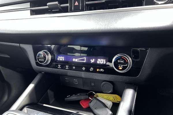 2023 Mitsubishi Outlander LS ZM