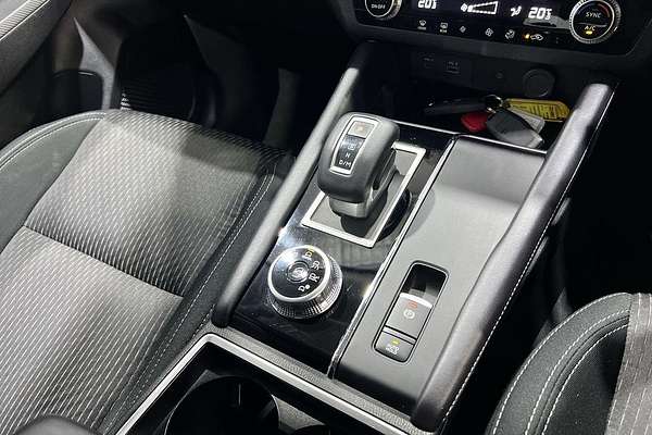2023 Mitsubishi Outlander LS ZM