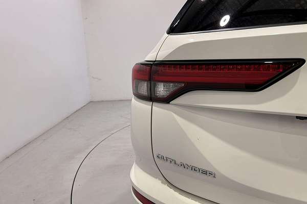 2023 Mitsubishi Outlander LS ZM