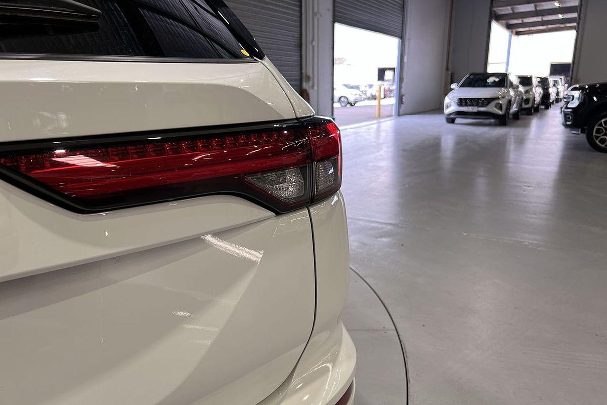 2023 Mitsubishi Outlander LS ZM